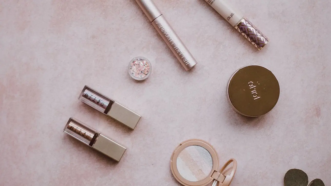 Application parfaite maquillage: astuces clés.