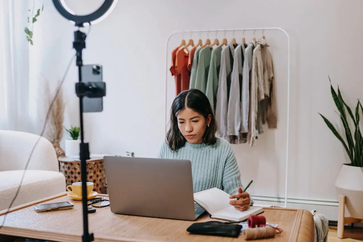 Créez et envoyez des invitations numériques pour Evite ou Paperless Post